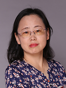 安军：北京市生物特级教师，正高级教师，北京第一零一中学生物教研组组长，海淀区名师工作站导师，海淀区兼职教研员。<br>主要成就、著作：<br>主持的课题《生物学概念教学实践研究》于2013年获北京市第四届基础教育教学成果一等奖。 2011年11月教学设计在中国教育学会生物学教学专业委员会第十三届全国学术年会上，荣获一等奖。2012年12 月在北京市首届高中教师新课程基本功培训和展示活动中荣获一等奖。在《课程 教材 教法》、《生物学通报》、《生物学教学》等期刊上发表多篇文章。2010年8月 指导学生科技实践活动荣获第25届全国青少年科技创新大赛优秀科技实践活动一等奖。指导学生参加全国生物学联赛荣获一等奖。