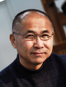 魏立柱：美术学科，中学高级教师。现为中国摄影家协会会员、北京市中学美术学科教学带头人、海淀区名师工作站美术科导师、海淀区高中美术兼职教研员、海淀区中学美术摄影工作坊坊主、学校艺术教研组组长。热爱教育、业务精湛，具有崇高的职业道德和奉献精神。在教学中注重培养学生的综合素质和创新精神。<br>积极培养年轻教育骨干，承担了市教委规定的任课项目，指导了各区县中学的美术和摄影教学工作。<br>教育理念：服务学生 服务教育 服务社会！