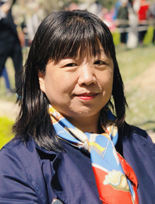 霍艺红：英语学科高级教师。多年来坚持教育教学双肩挑，师德高尚，为人师表，多次被评为区级优秀教师，师德标兵及三八红旗手。2008年被评为北京市“紫禁杯”优秀班主任，2015年北京市学生喜爱的班主任，2018年被评为北京市英语学科骨干教师。潜心钻研，有着扎实的教学基本功和先进的教学理念，着重培养学生的核心素养入手，坚持立德树人，因材施教。教学效果突出，深受学生喜爱，学生在中高考及各类竞赛中都表现优异。连续18年担任班主任工作，关爱学生，注重方法，全面育人，在培养学生的集体荣誉感和人生规划教育中效果突出，所带班级连续被评为市区及校级先进班集体。