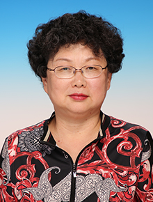 张燕菱：我热爱并忠诚于教育事业，热爱学生，为人诚恳，善于合作，勇于创新。担任北京101中学数学教研组组长10多年，领导全组的教学、科研工作，数学高考成绩高考和数学竞赛成绩在海淀区名列前茅。<br>作为海淀区学科带头人，我能积极参加市、区、学校的教科研活动。<br>从大学毕业至今30多年一直在北京一零一中学工作，教实验班20余年，我和学生在斗智斗勇中建立了深厚的感情。<br>2003年、2004年分别被评为北京市“紫禁杯”班主任一等奖、特等奖。担任班主任工作20余年，多年担任高中实验班班主任。在严格要求学生的同时爱护学生、关心学生。鼓励学生在学校组织的各项活动中永争第一，所带班级各项成绩居年级之首。在多年的工作中能够处处替学生着想，和学生建立了良好的师生关系，深受学生的喜爱。
